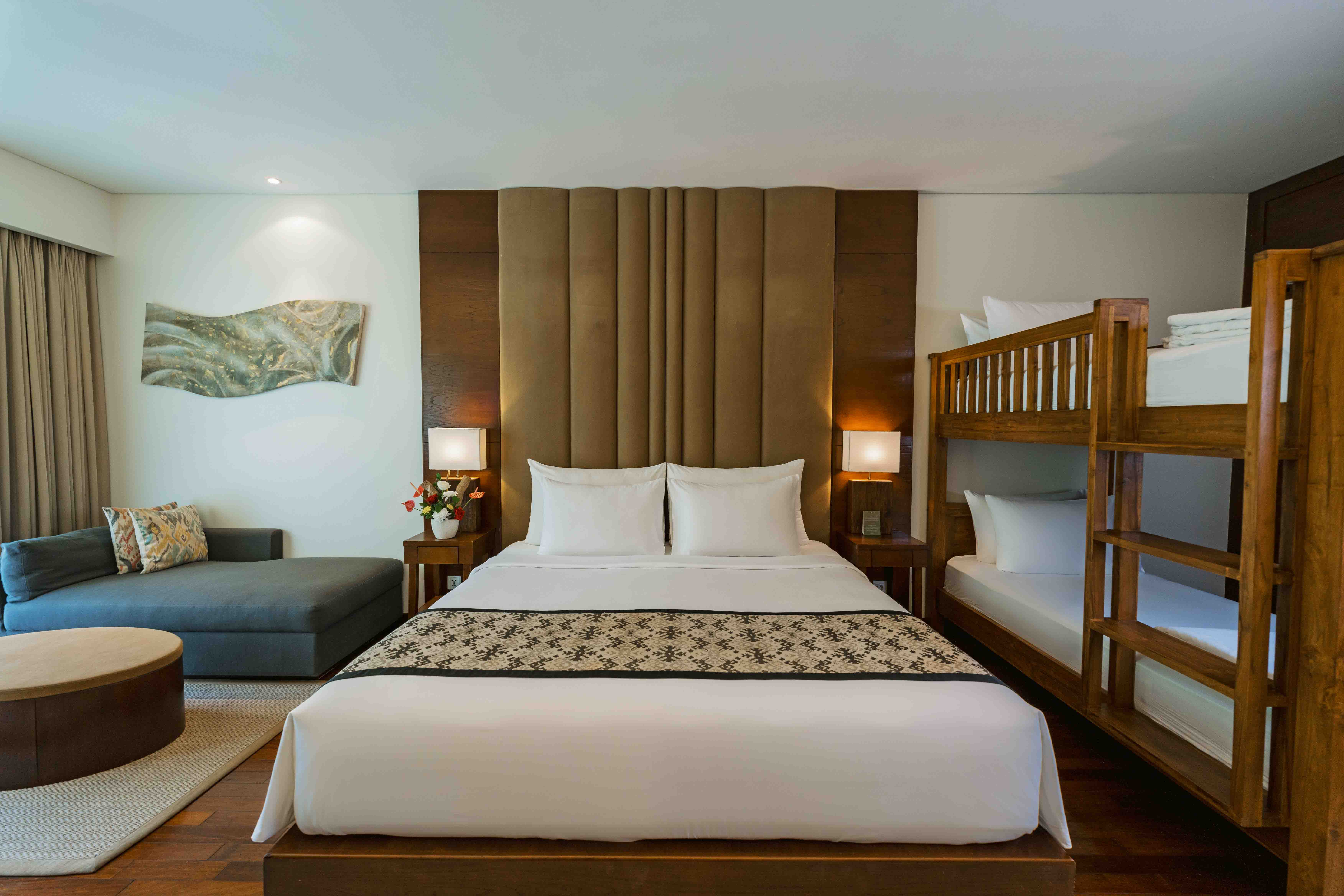 Deluxe Pool Acces - Family Room