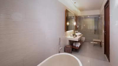 Deluxe Building - Bathroom