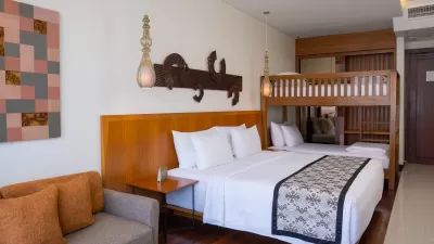 Deluxe Family - King Bed