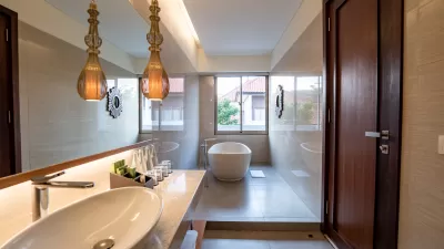 Deluxe Family - Bathroom