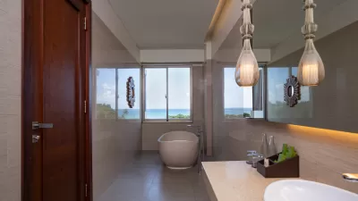 Deluxe Ocean View - Bathroom 