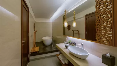 Deluxe Pool Acces - Bathroom