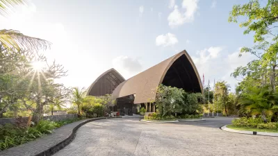 Merusaka Nusa Dua Lobby and Driveaway