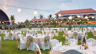 Main Garden - Dinner Setup